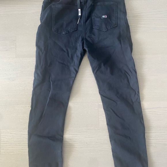 Brand New with tags Men’s Tommy Hilfiger distressed jeans/joggers - Picture 2 of 2